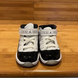 Jordan Toddler Sneakers Black White 5c